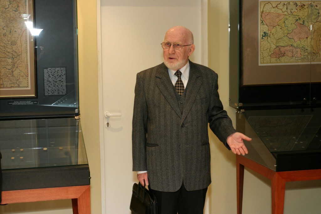 Lankstinuko, skirto monetai, autorius dailininkas architektas prof. dr. Algimantas Mačiulis