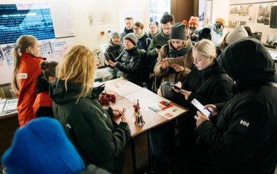 2025-12-13 Christmas currency exchange - author Mantas Gudzinevicius.jpg
