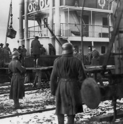 Iš Pinigų muziejaus lobyno. Unikali 1925 m. nuotrauka