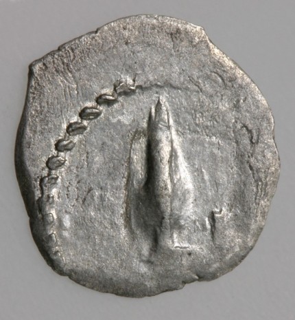 Spearhead with a Cross on the left