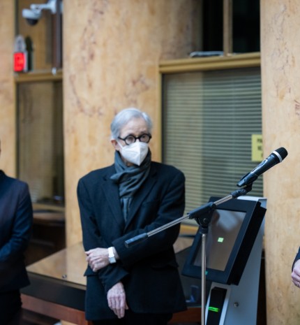 Yoko Ono instaliacijos „Ex It“ atidarymas Lietuvos banko Kauno rūmuose
