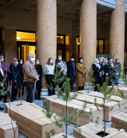 Yoko Ono instaliacijos „Ex It“ atidarymas Lietuvos banko Kauno rūmuose