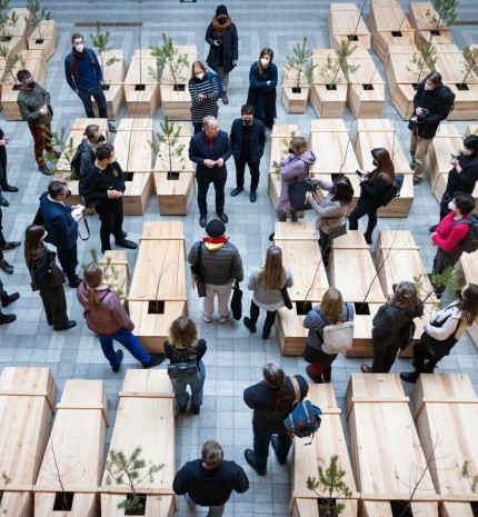 Yoko Ono instaliacijos „Ex It“ atidarymas Lietuvos banko Kauno rūmuose