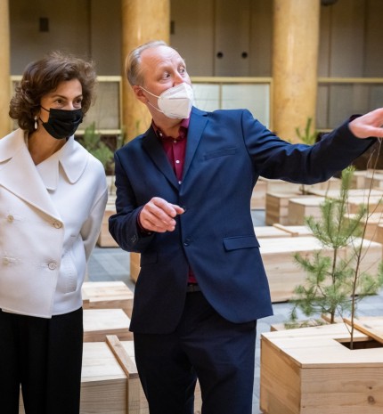 Yoko Ono instaliacijos „Ex It“ atidarymas Lietuvos banko Kauno rūmuose