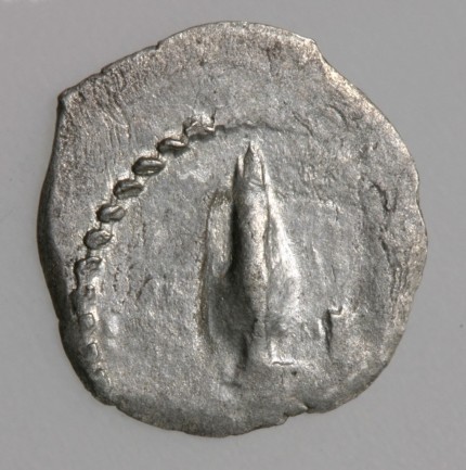Spearhead with a Cross on the left