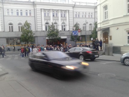 Queue near the Money Musuem
