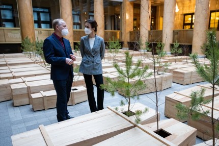 Yoko Ono instaliacijos „Ex It“ atidarymas Lietuvos banko Kauno rūmuose