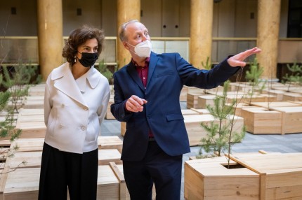 Yoko Ono instaliacijos „Ex It“ atidarymas Lietuvos banko Kauno rūmuose