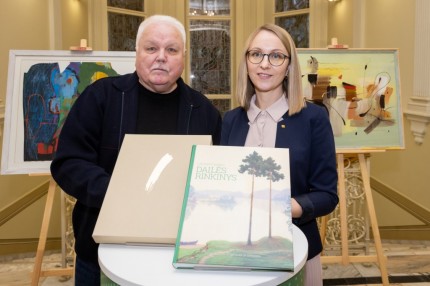 Albumo sudarytojai: Asta Ravaitytė-Kučinskienė ir Viktoras Liutkus