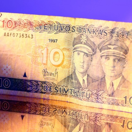 Prisiminkime litus. Darius ir Girėnas litų banknotuose